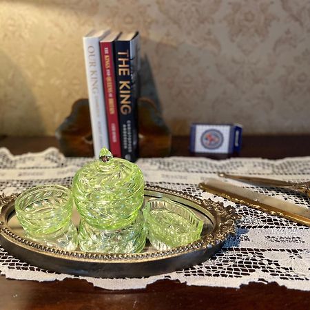 Antique1242 British Bed & Breakfast エンフィールド エクステリア 写真