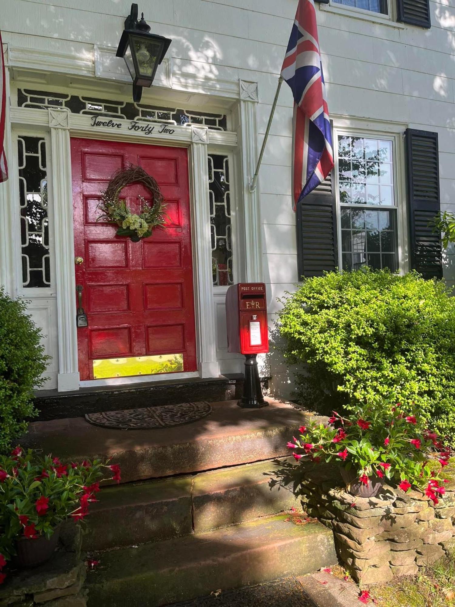 Antique1242 British Bed & Breakfast エンフィールド エクステリア 写真